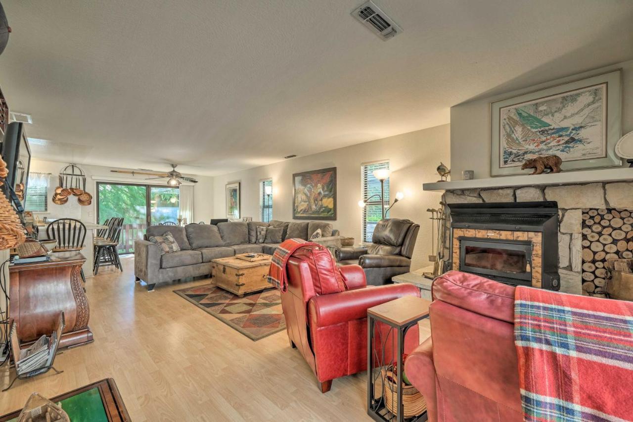 Holiday home Pine Mountain Haven With Spacious Deck!