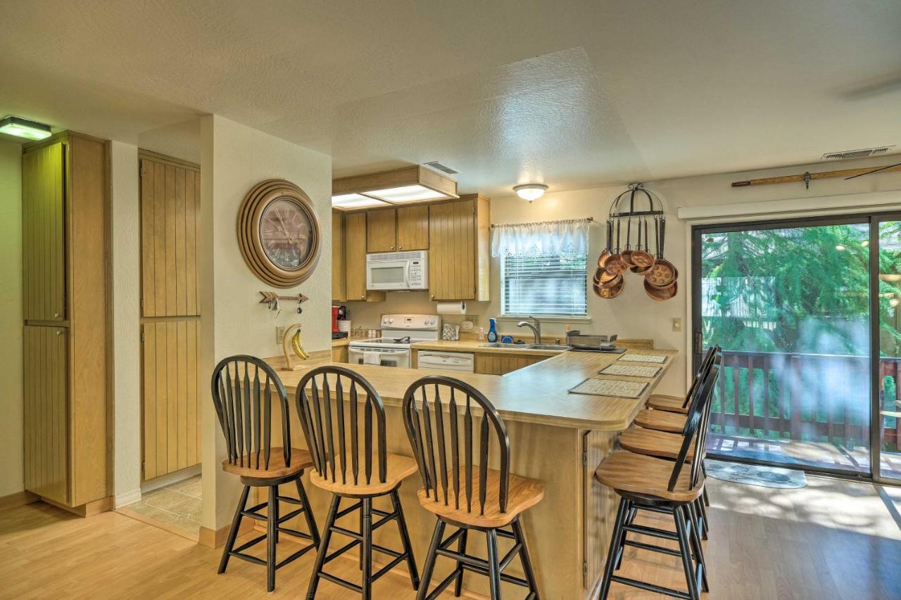 Pine Mountain Haven With Spacious Deck! Holiday home Groveland